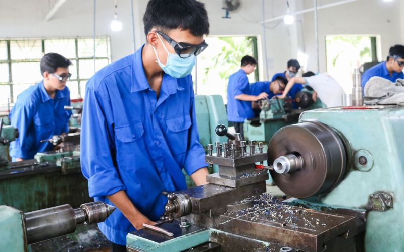 Học chứng chỉ cơ khí