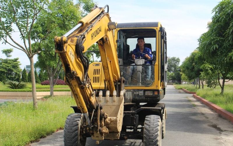 Học chứng chỉ máy xúc tại JUN OPEN
