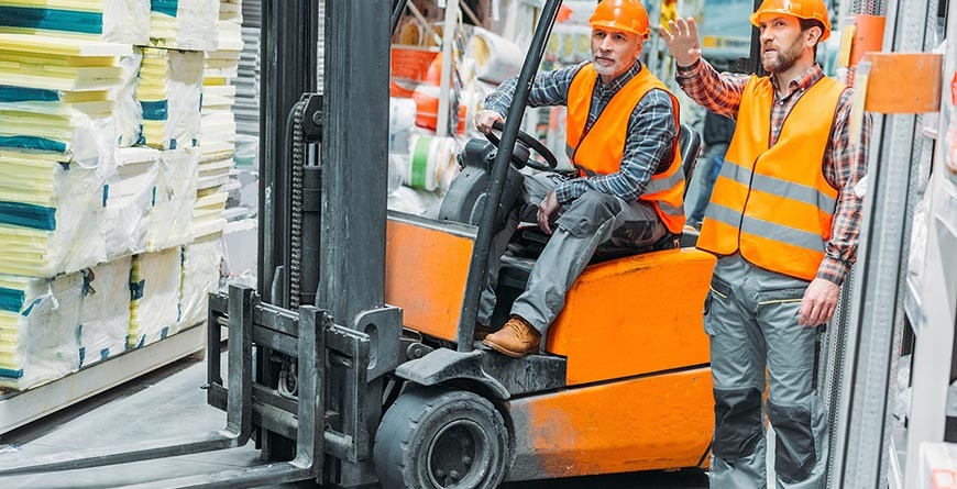 Phân Biệt Chứng Chỉ Xe Nâng Hàng Và Chứng Chỉ Xe Nâng Người 1 phan-biet-chung-chi-xe-nang-hang-va-xe-nang-nguoi