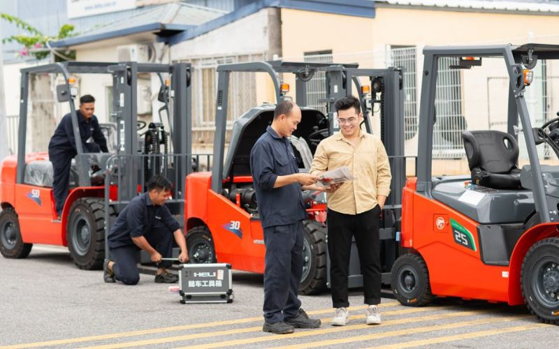 phan-biet-chung-chi-xe-nang-voi-bang-lai-xe-nang