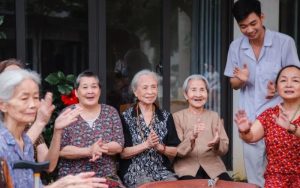 Chứng chỉ chăm sóc người già