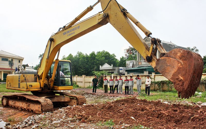 Khóa học lái máy xúc