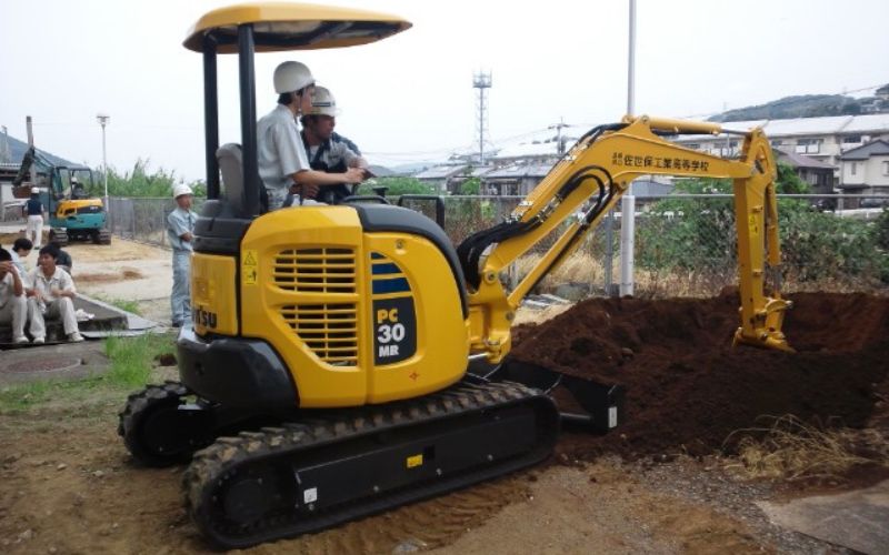 Học Lái Máy Xúc Bao Lâu? Học Lái Máy Xúc Mất Bao Lâu? 1 Thời gian học lái máy xúc